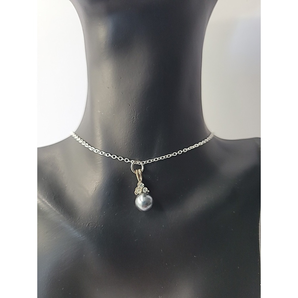 Vintage Elegant Gray Bead Pendant Necklace Silver Tone Chain with Rhinestone